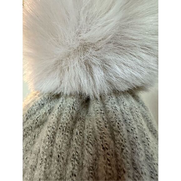 Hat Attack Ribbed City Beanie Oat Faux Fur Lined Ribbed One Size - Picture 4 of 4
